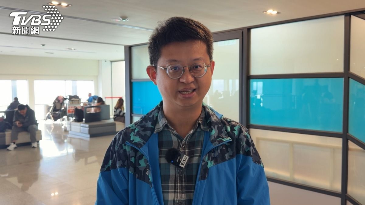 校長梁新賢表示,若能取得機位預計兩天後再出發。(圖/程子奕攝)