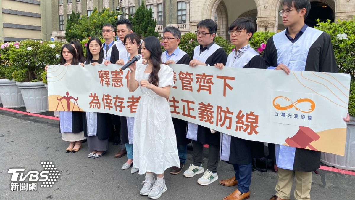 倖存者「阿美」(中)表示,倖存者面臨到的困難,在說明會中好像沒有真正被看見。(圖/TVBS)
