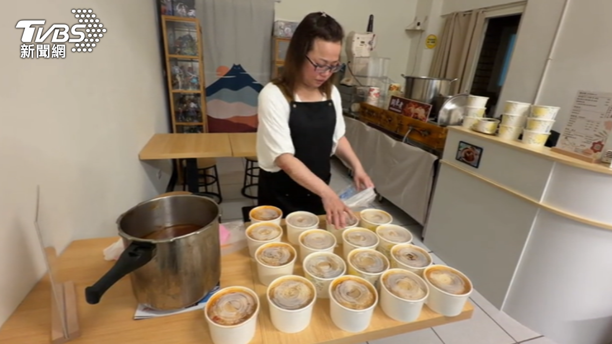 經營21年一夕全沒!蒙古紅老闆娘淚控自己「變員工」又「被離職」。(圖/TVBS)