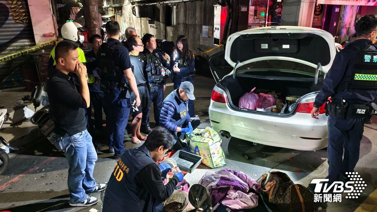 經警方初步清查,林男所駕駛之車輛懸掛他車車牌(AB牌),並在車內搜索起獲毒品吸食器一組。(圖/陳冠宇攝)
