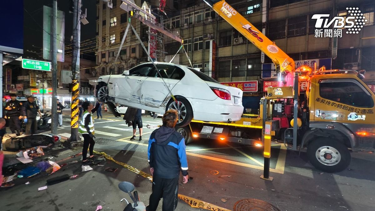 林男在逃逸沿途所涉及的各項交通違規行為,警方也將依道交條例依法告發。(圖/陳冠宇攝)