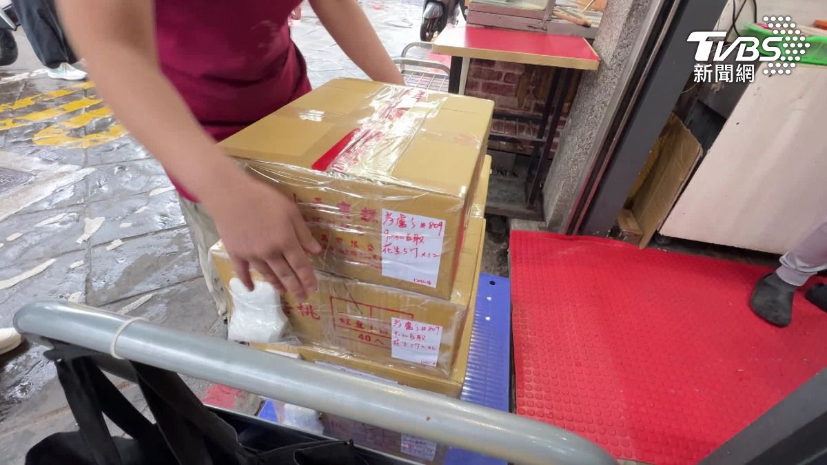 有公司行號提前訂120份湯圓。(圖/TVBS)