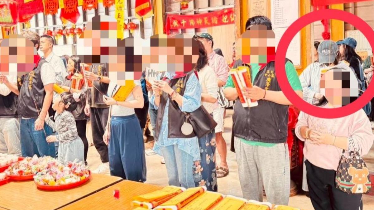 粿粿戴著鴨舌帽頭低低。(圖/翻攝自大溪鳳山寺廣澤宮臉書)