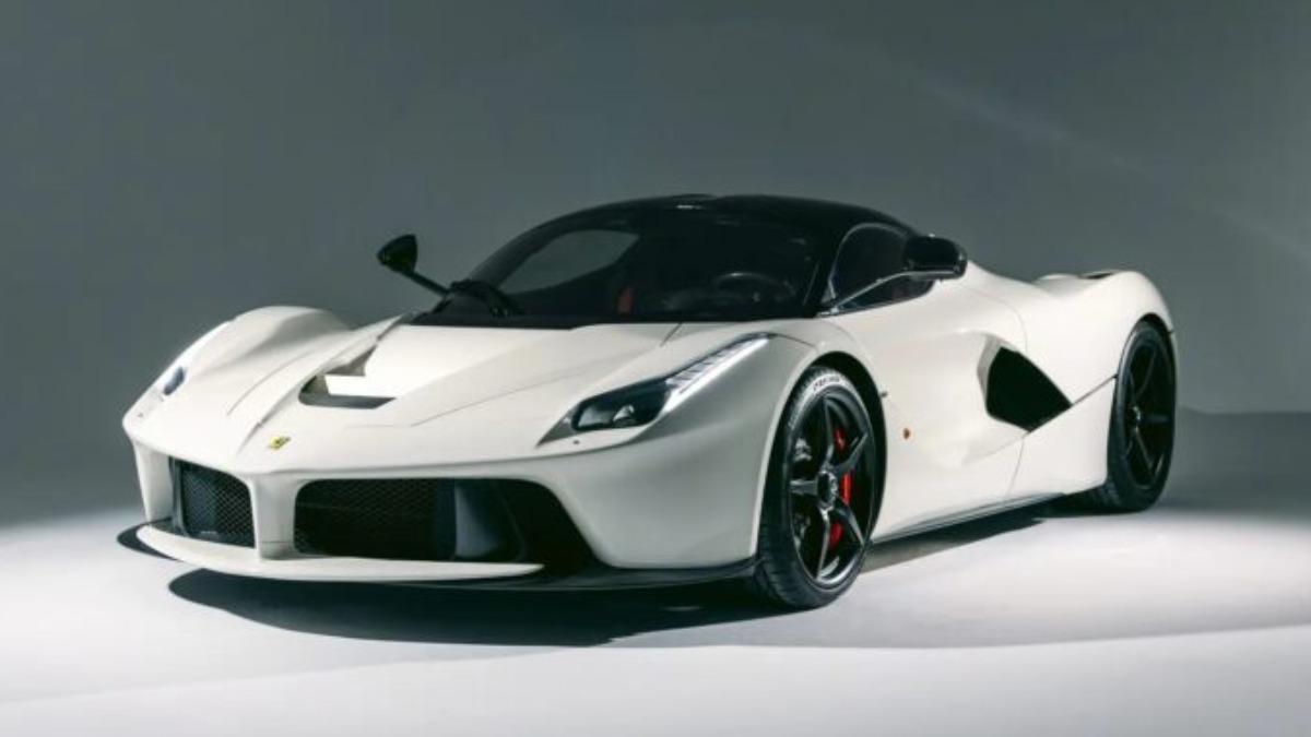 LaFerrari是Ferrari首款量產油電超跑。（圖／RM Sotheby’s）