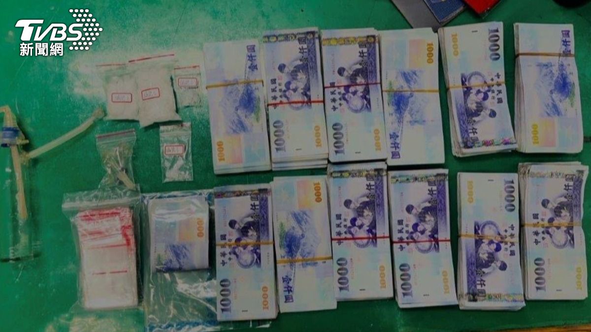 新北男機車藏毒趴趴走!警鎖定半年上門 赫見衣櫃藏百萬現金