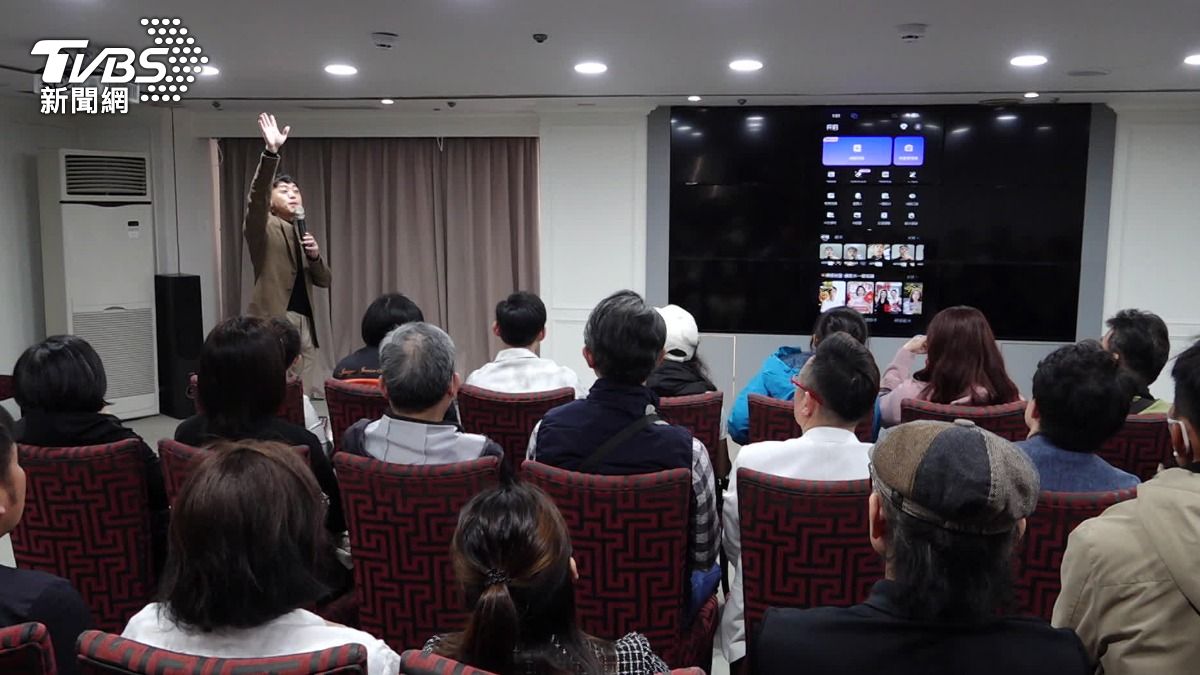 坊間AI課程多，民眾參與相當積極。（圖／TVBS）