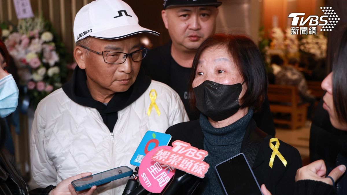 《超夜》詹老師告別式！遺孀悲吐「手腫1天多」睡夢中離世　女兒來不及見最後一面