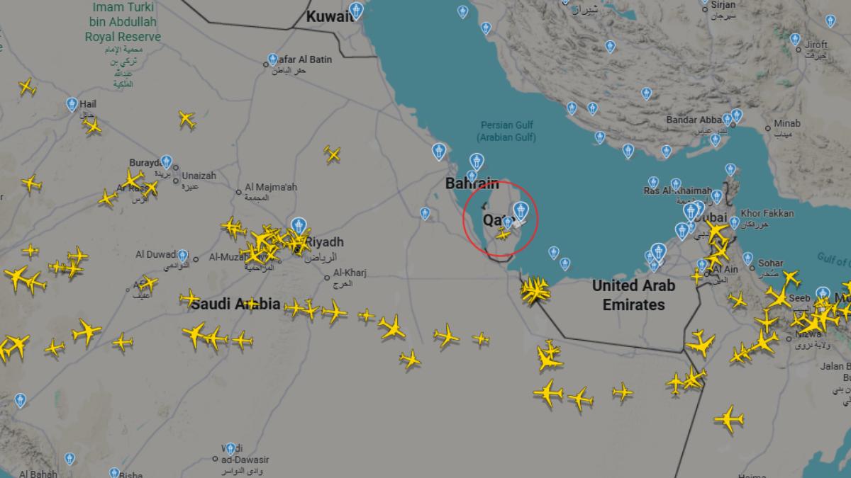 卡達（Qatar）4日下午3時許仍未恢復當地機場航班。（圖／翻攝自flightradar24）