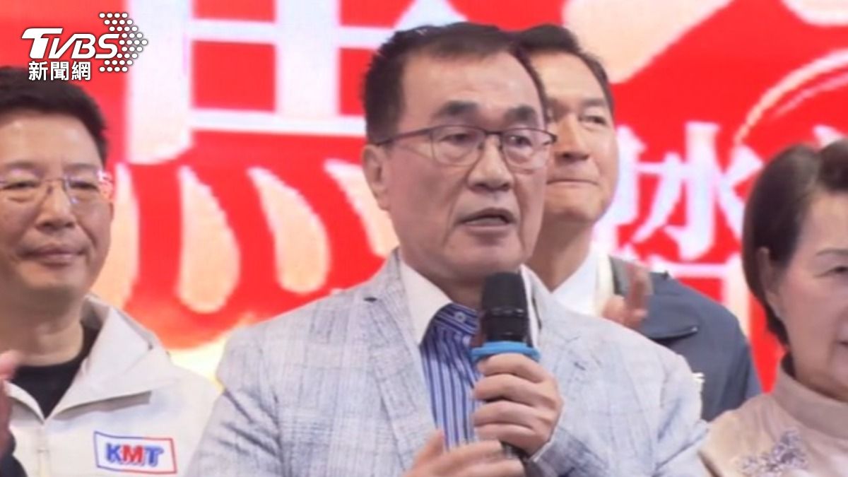 基層擔憂選戰起步太慢，李四川笑稱自己是「大隻雞慢啼」。（圖／TVBS）