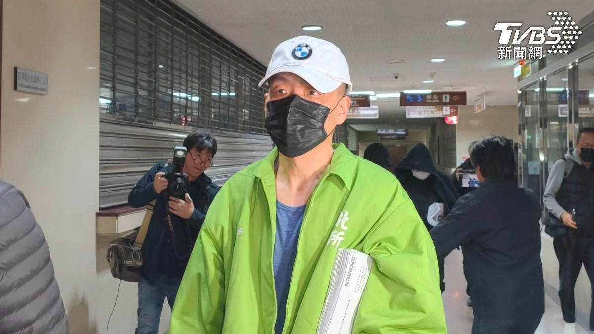 李守禮堅稱對公司運作一概不知，近期協助處理資產也是為了支付員工資遣費與租金，遭法官裁定以150萬元交保。（圖／陳冠宇攝）