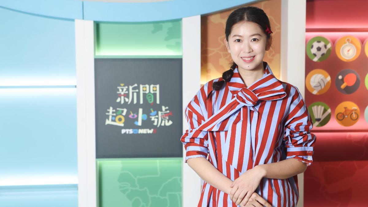 李可心國小時曾被媽媽要求跟著艾曼普練英文播報。(圖/小公視提供)