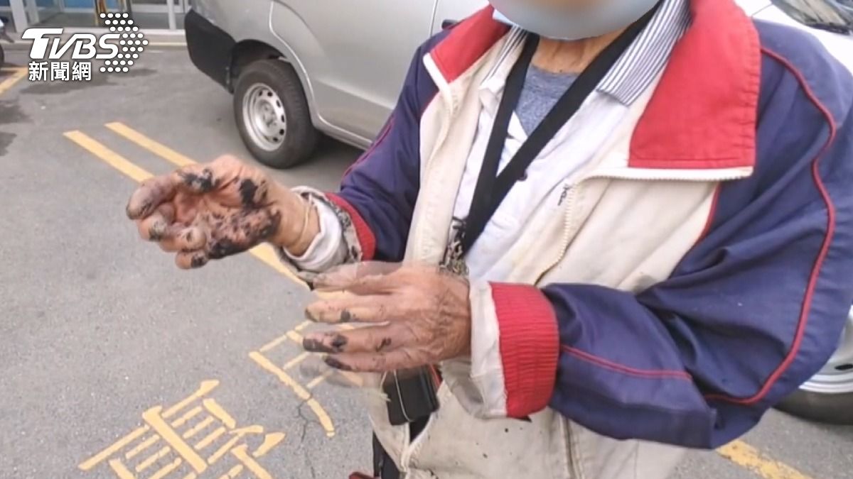 電線走火!86歲獨居翁「腳踩滅火」鞋被黏住 赤腳逃出