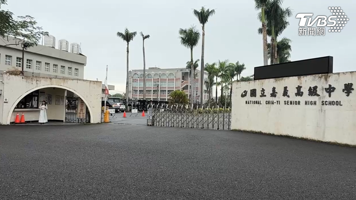 嘉義高中日前邀請跨國科技大廠人員入校演講,有學生指控講座內容約七成時間都在宣傳產品。(圖/TVBS)