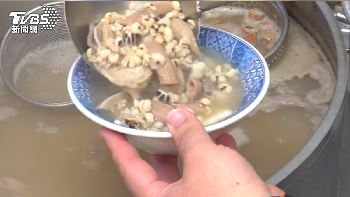 中醫師推薦民眾可多喝「四神湯」,幫助身體去濕健脾。(圖/TVBS)