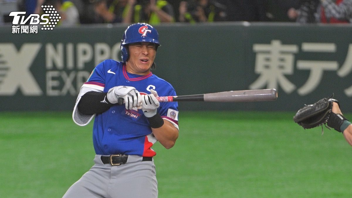 陳傑憲左手食指遠端骨裂。(圖/胡瑞麒攝)