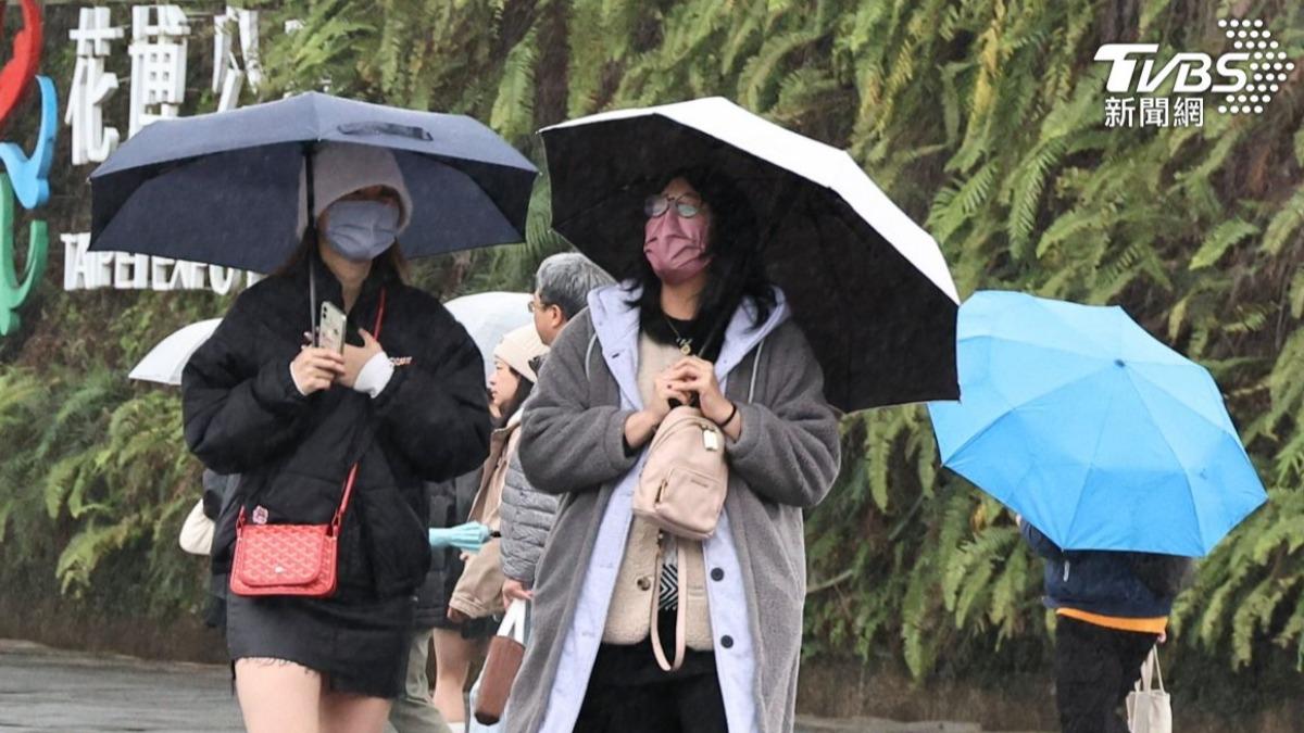 明天天氣/雨彈狂炸!週六清晨「下探12度」 這天冷空氣再接力