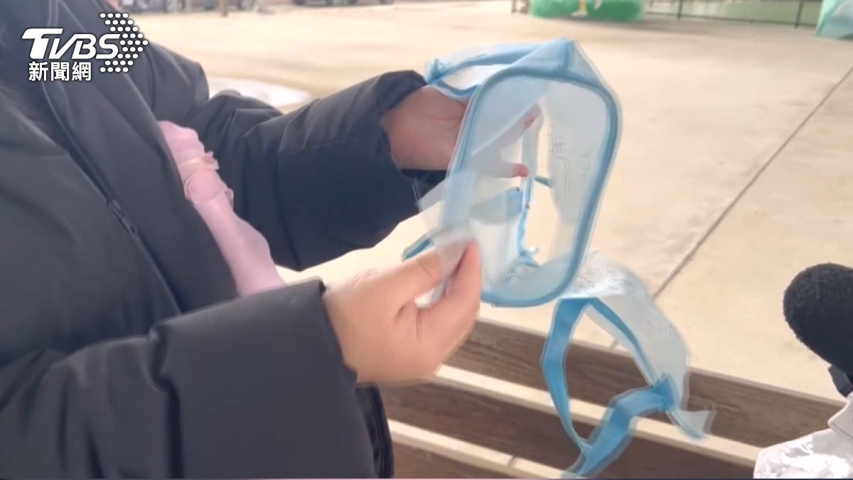 母控女兒遭霸凌「提袋扯爛連把都斷」　校方：已通報調查中。(圖／TVBS)