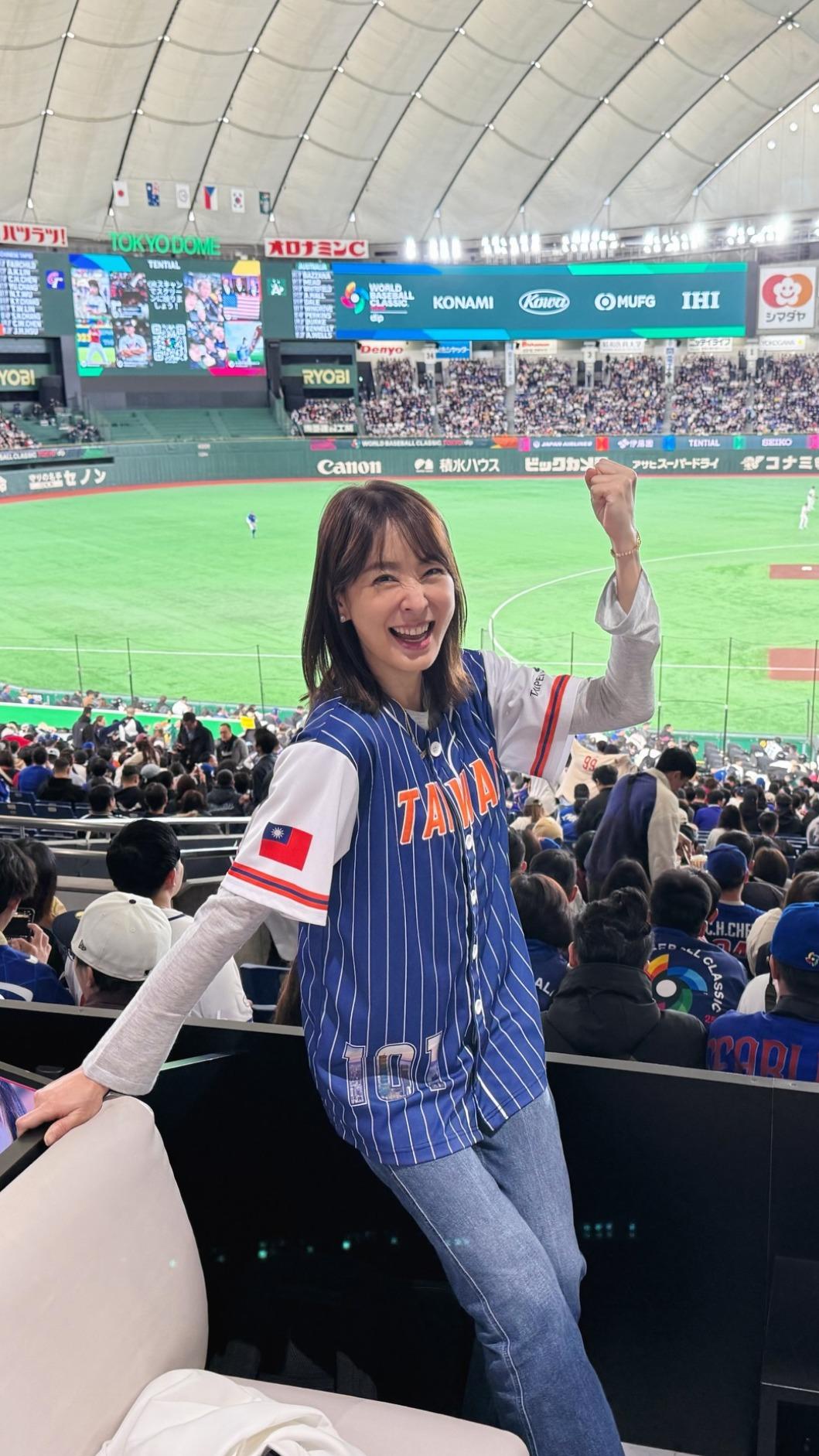賈永婕在東京巨蛋感受到球迷滿滿的熱情。(圖/翻攝自賈永婕臉書)