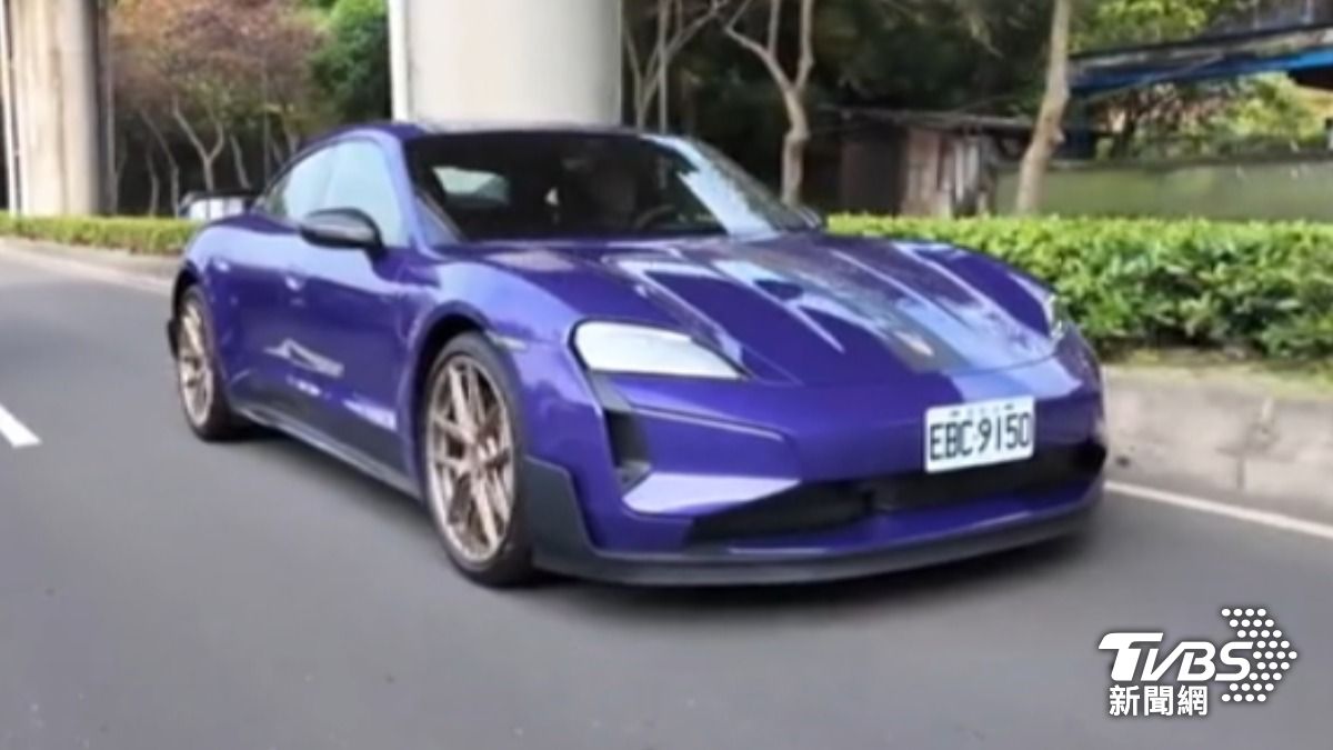 跑車Taycan Turbo GT with Weissach package。（圖片來源／7Car小七車觀點提供）