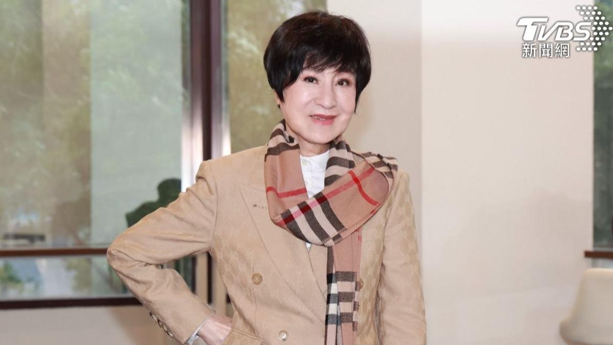 78歲歌仔戲巨星葉青驚爆「心臟血管堵塞」!急動刀裝3支架保命 霸氣秒斷60年菸癮
