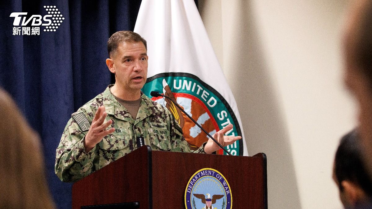 美軍中央司令部司令古柏(Brad Cooper)證實再炸毀一艘伊朗無人機航空母艦。(圖/達志影像歐新社)