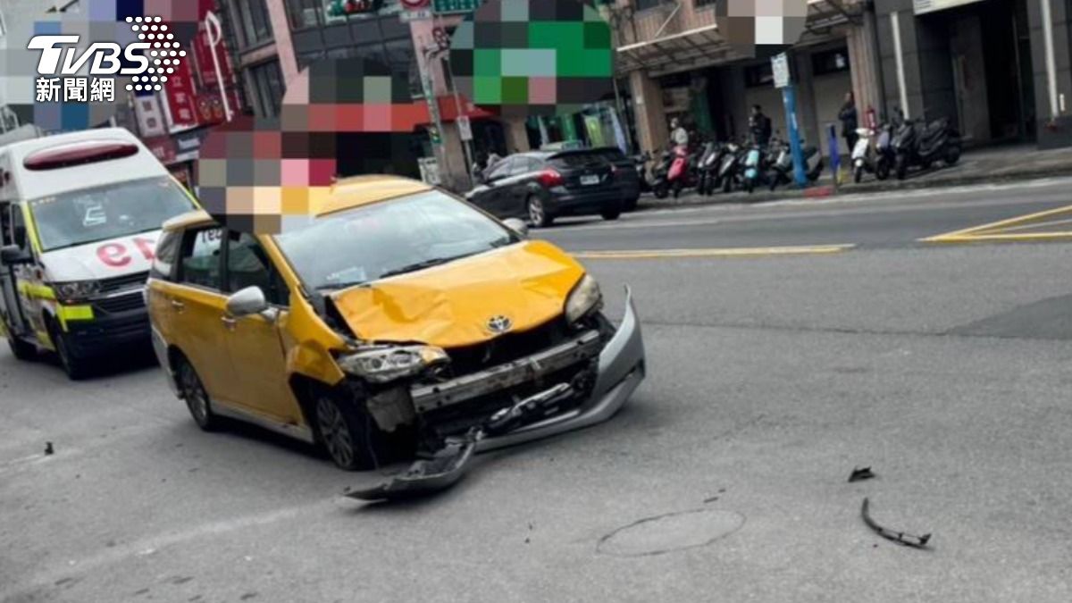 北市大同車禍！小黃無照猛撞機車再波及貨車　騎士雙腿斷了