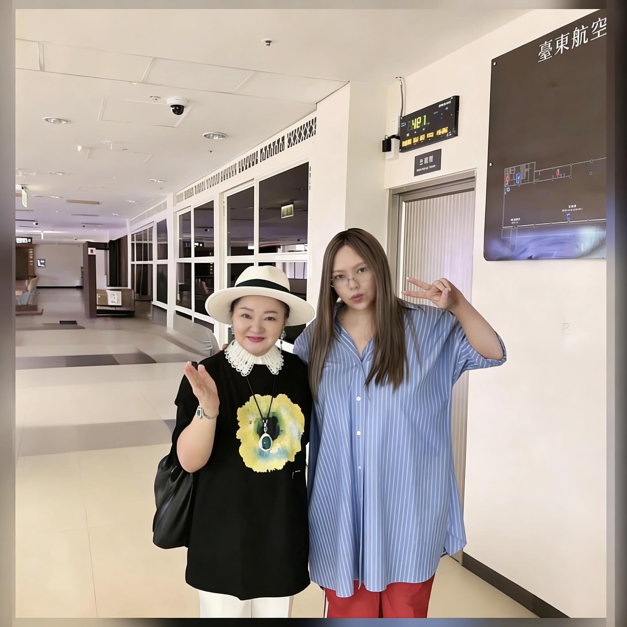 白冰冰（左）大讚張惠妹孝順。（圖／翻攝自臉書）
