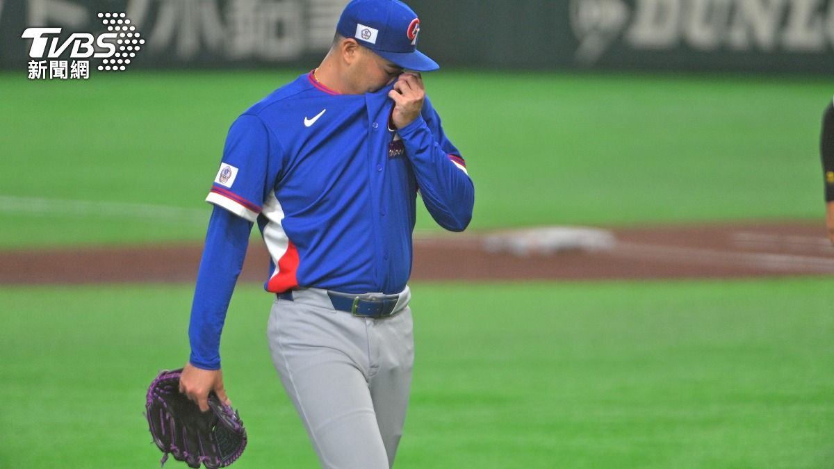 陳柏毓退場時情緒低落。(圖/胡瑞麒攝)