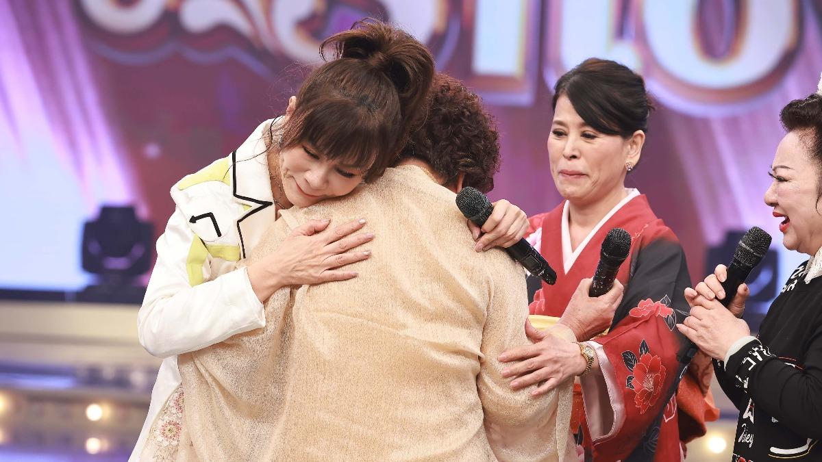 龍千玉難走出「喪女之痛」心碎曝:想退出歌壇 親媽罕見露面瞬間淚崩