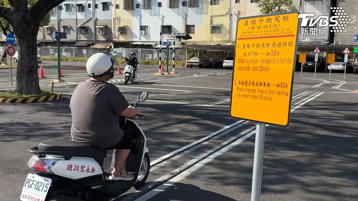 高雄區監理所表示駕訓班只要增加教練數量，就能持續增加招收人數。（圖／TVBS）