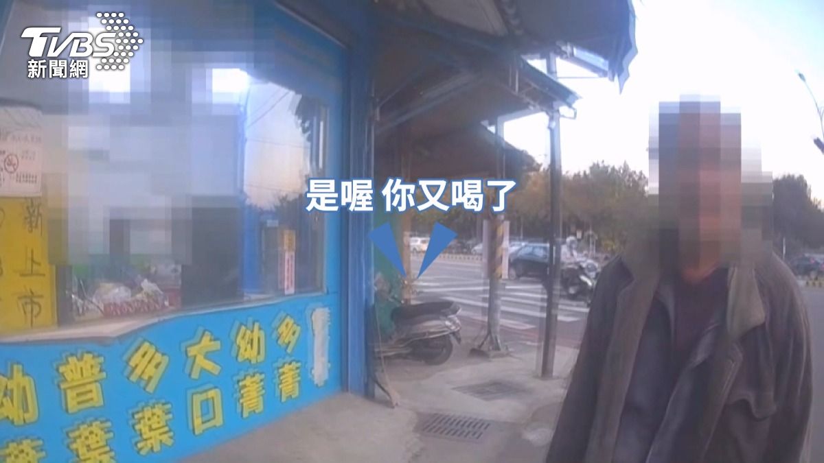 醉男騎腳踏車3天被抓2次　同警攔同路段。(圖／TVBS)