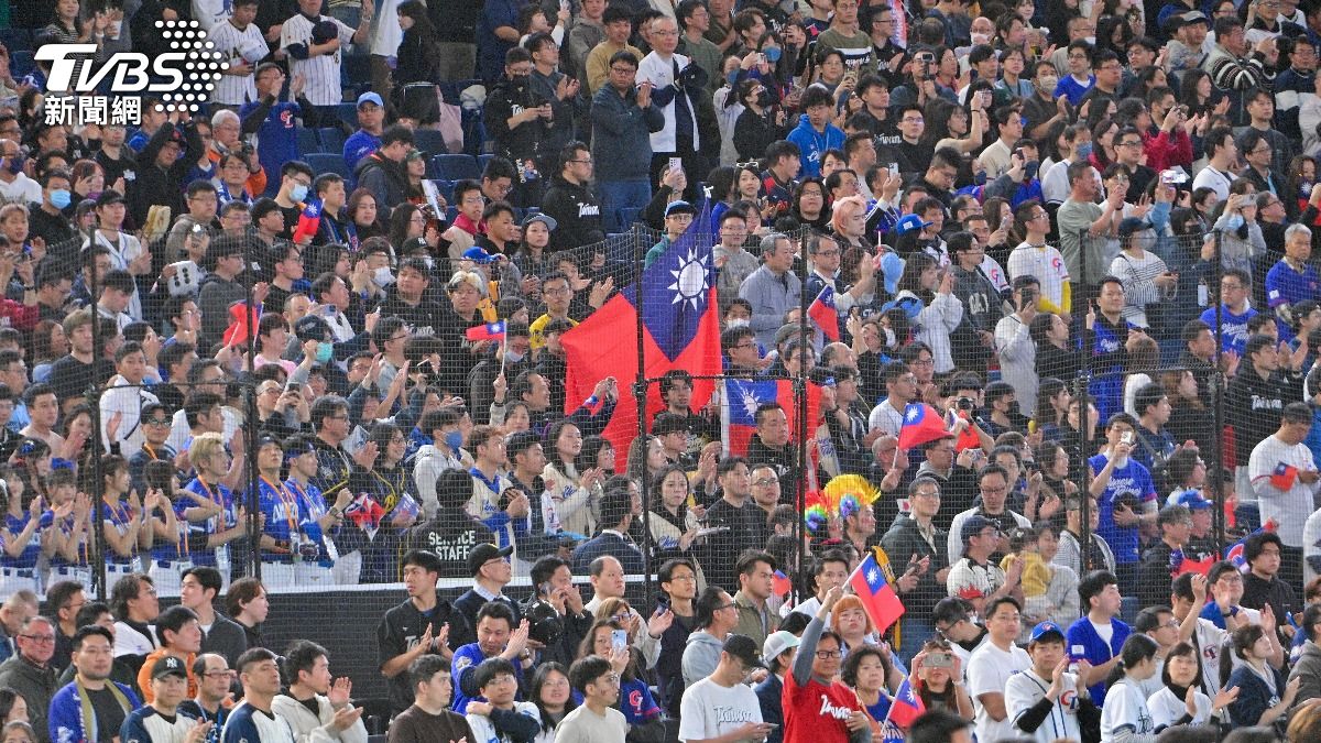 大量球迷到東京應援期望中華隊晉級八強。（圖／胡瑞麒攝）