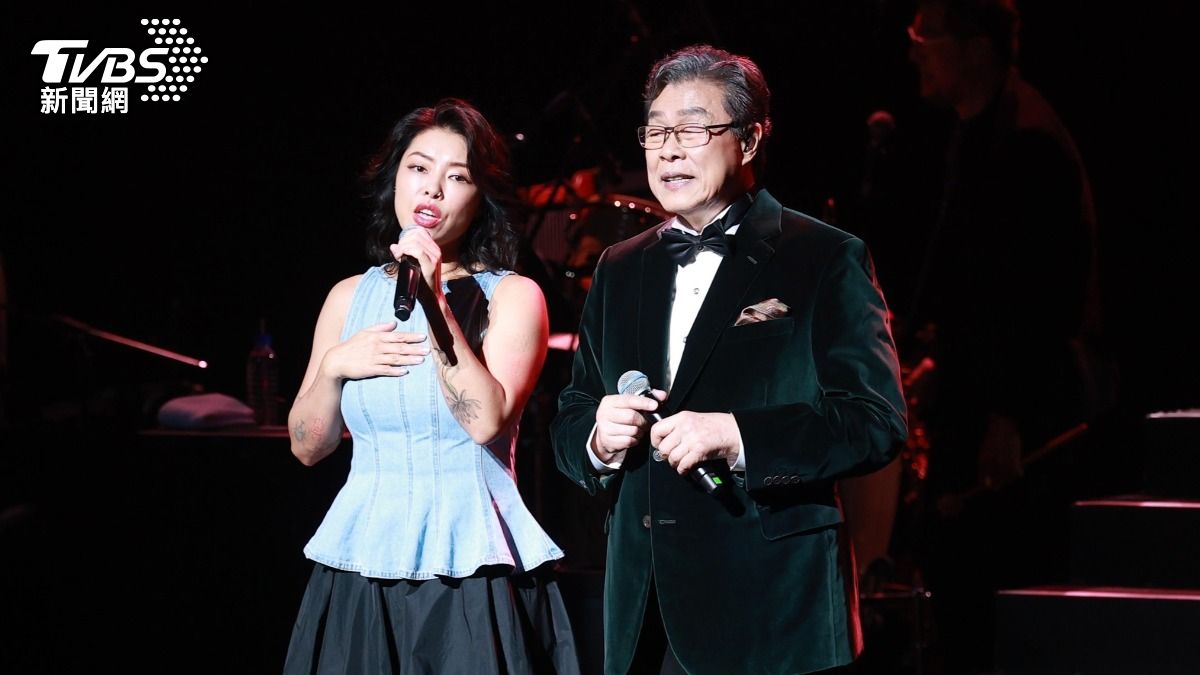 賴清德送花力挺!楊烈開唱「混血愛女突登台」 超美老婆也來了
