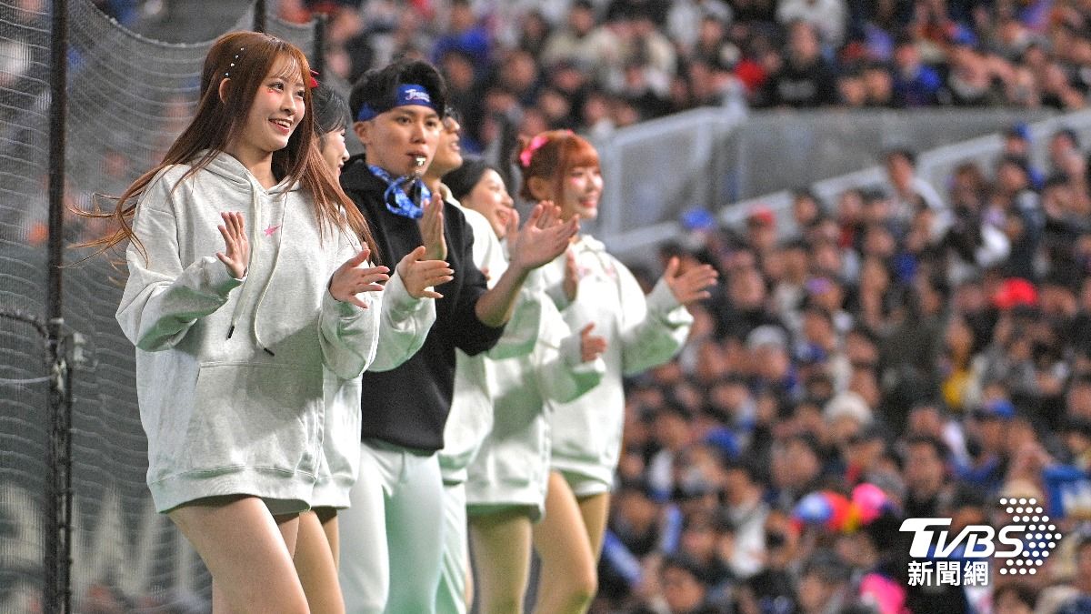 WBC/東京巨蛋萬人合唱「台灣尚勇」 台韓球迷應援聲量對尬