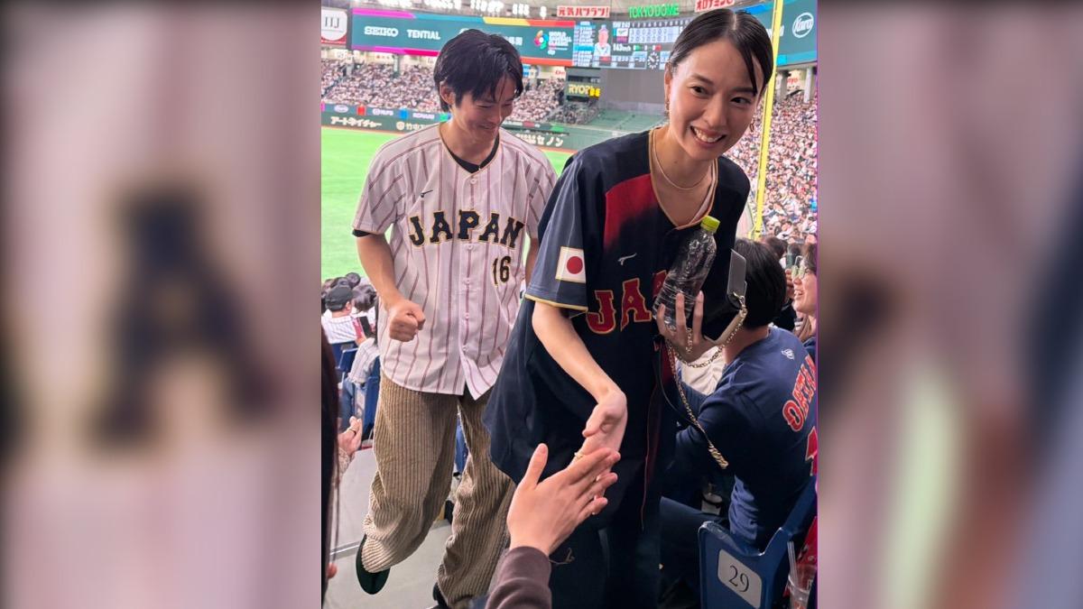 WBC/日韓大戰美麗焦點!戶田惠梨香成「勝利女神」尪愛相隨甜炸 帶旺日本隊3轟