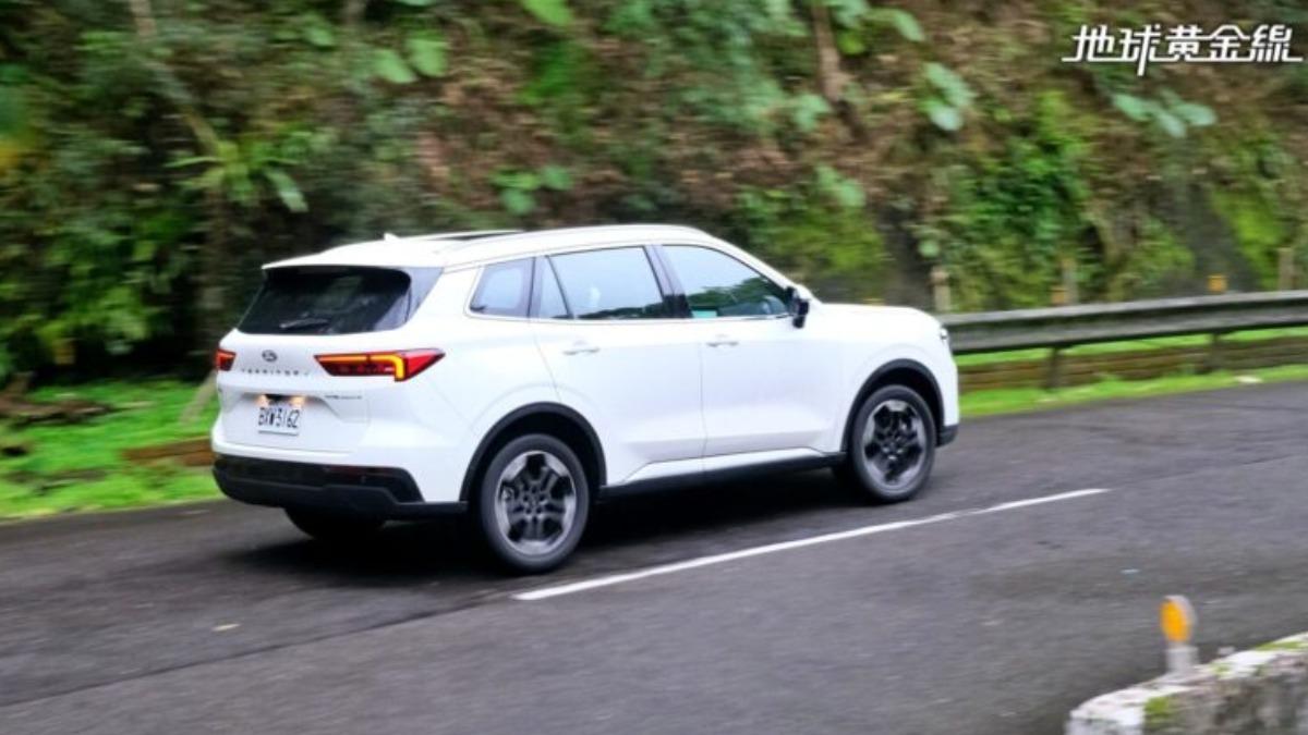 汽油車型提供標準、運動、節能與山路等多種駕駛模式。（圖／地球黃金線）