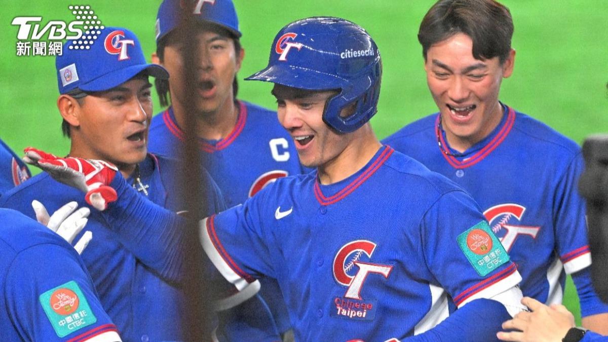 費仔今日再度擊出全壘打。(圖/胡瑞麒攝)