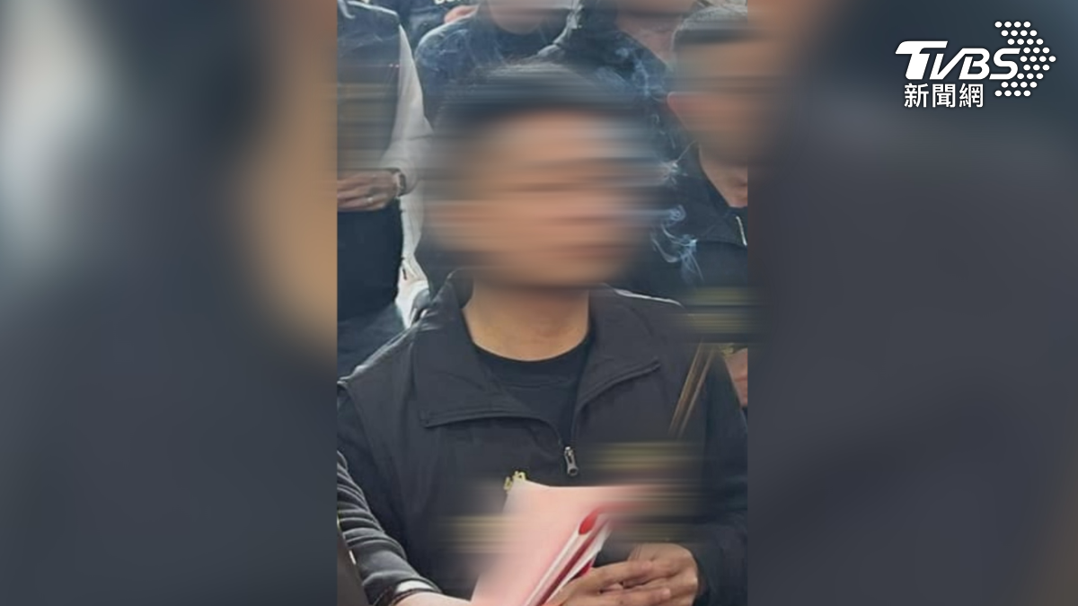 酒駕騎車惡意挑釁員警的郭姓男子,樣貌曝光,留著俐落短髮,常常出沒在各大廟會場所,私底下嗜好賭博,已經積欠上百萬債務(圖/TVBS)