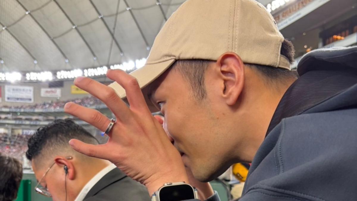 WBC/李洋「謎手勢」施法助台灣贏韓國 網笑:魔法部長