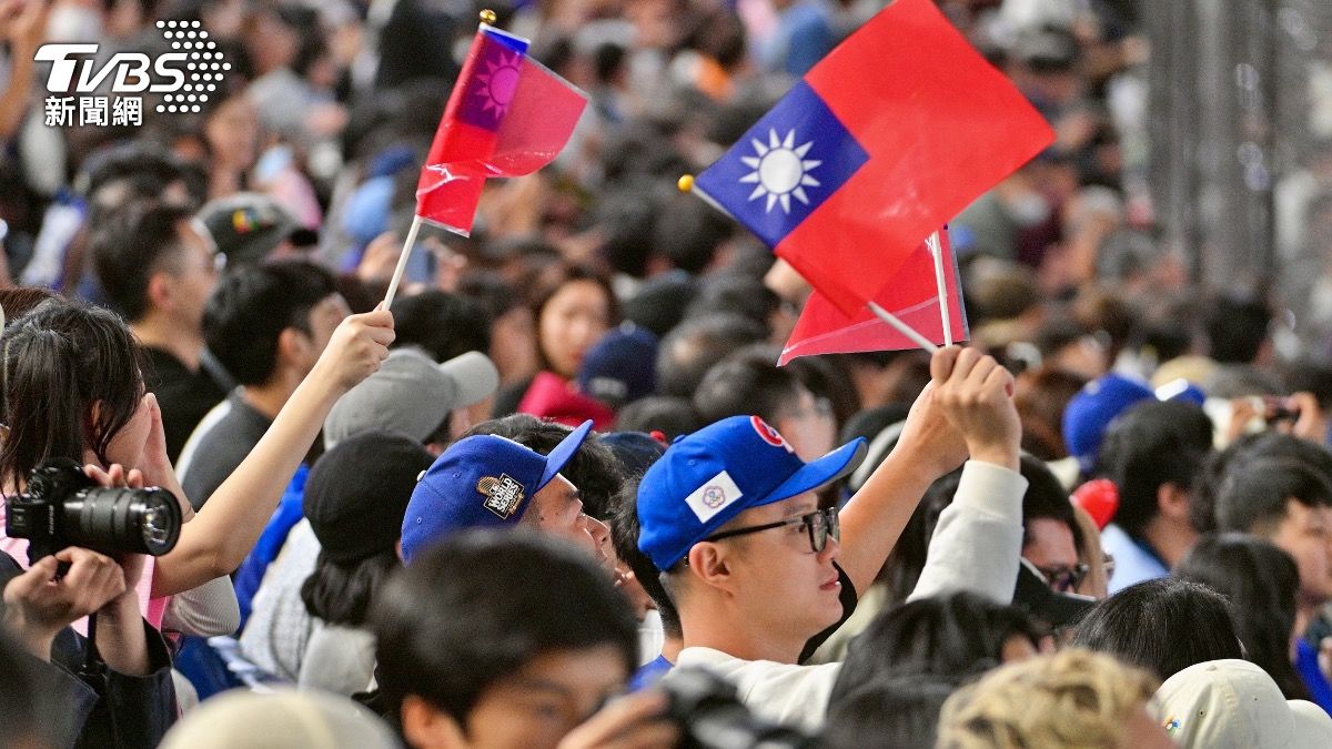 不少台灣球迷飛到日本東京替中華隊加油。(圖/胡瑞麒攝)