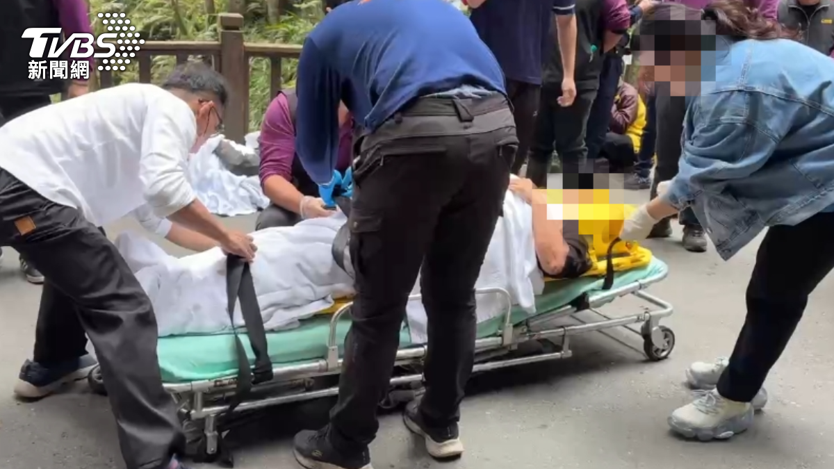 南投杉林溪逢櫻花季!巴士突翻落山谷釀1死7傷 遊客嚇壞