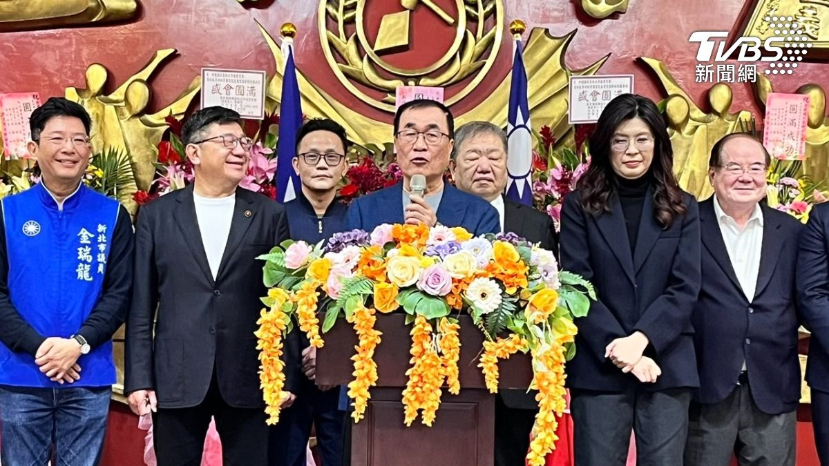 藍新北長期執政遭疑 李四川神回嗆:21年餐廳生意好也要換人煮?