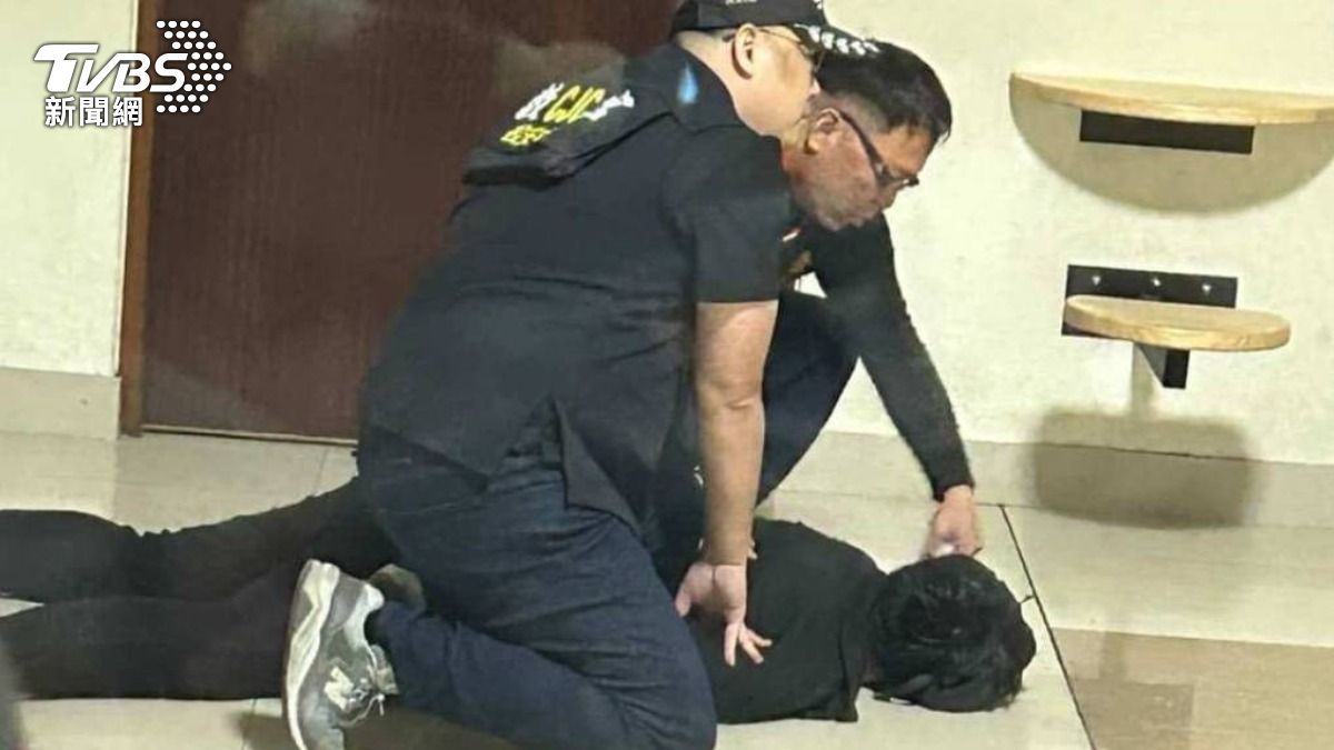 嘉義退學生闖校園揮刀 校安制伏遭「割肉濺血」師生嚇逃