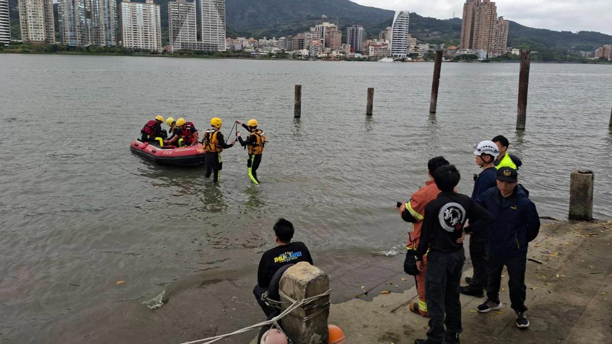 消防局到場搜救。(圖/民眾提供)