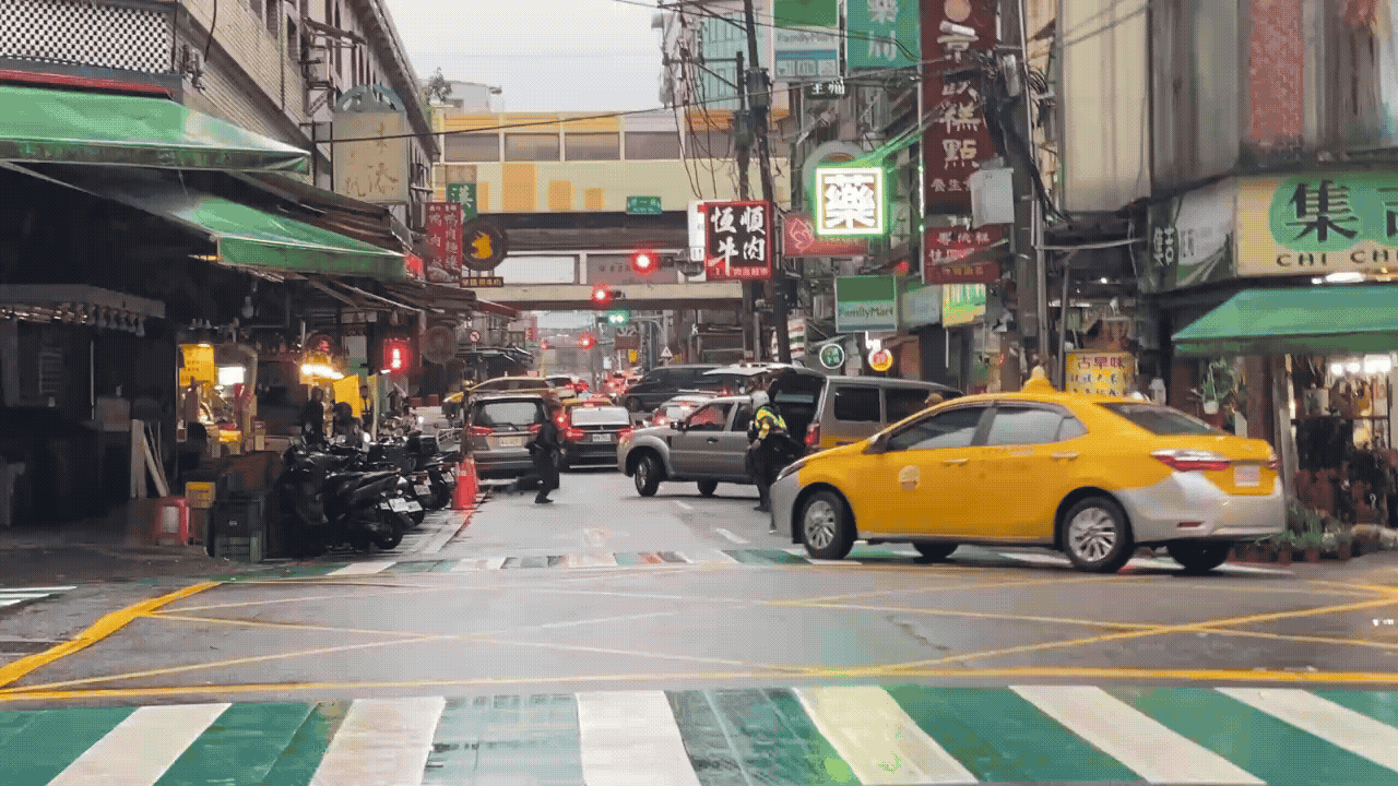 基隆男駕車與警方展開追逐。（圖／TVBS）