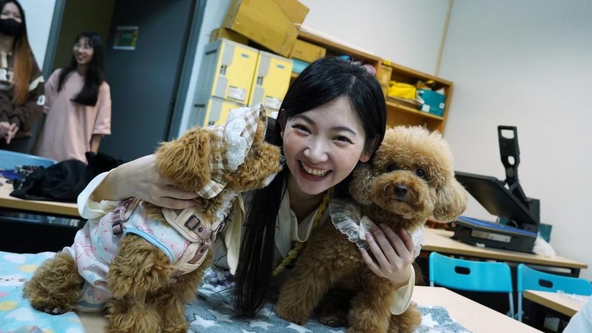 優格姐姐愛小孩也愛動物。(圖/台北海大提供)