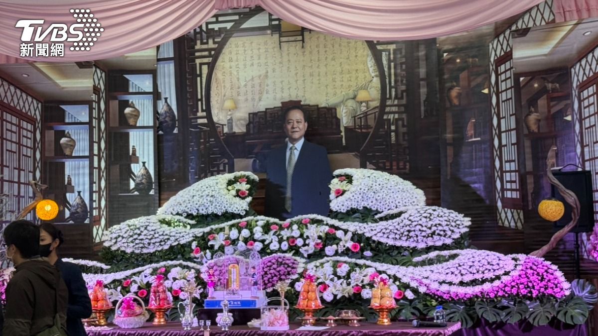 金錢豹董座王其俊公祭…創辦人袁昶平出席 數百員工致哀