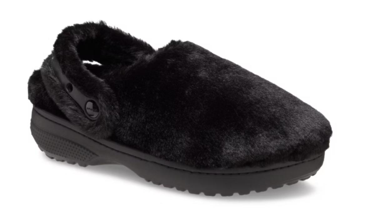 Crocs Unfurgettable Clog 雪絨洞洞鞋。(圖/Crocs官網)