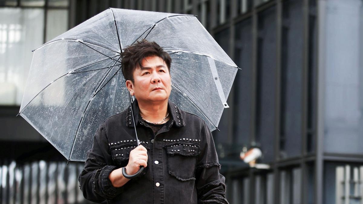 男子重摔撞壞鼻子「竟是6億銷售天王」 急動刀嚇喊:吸不到空氣