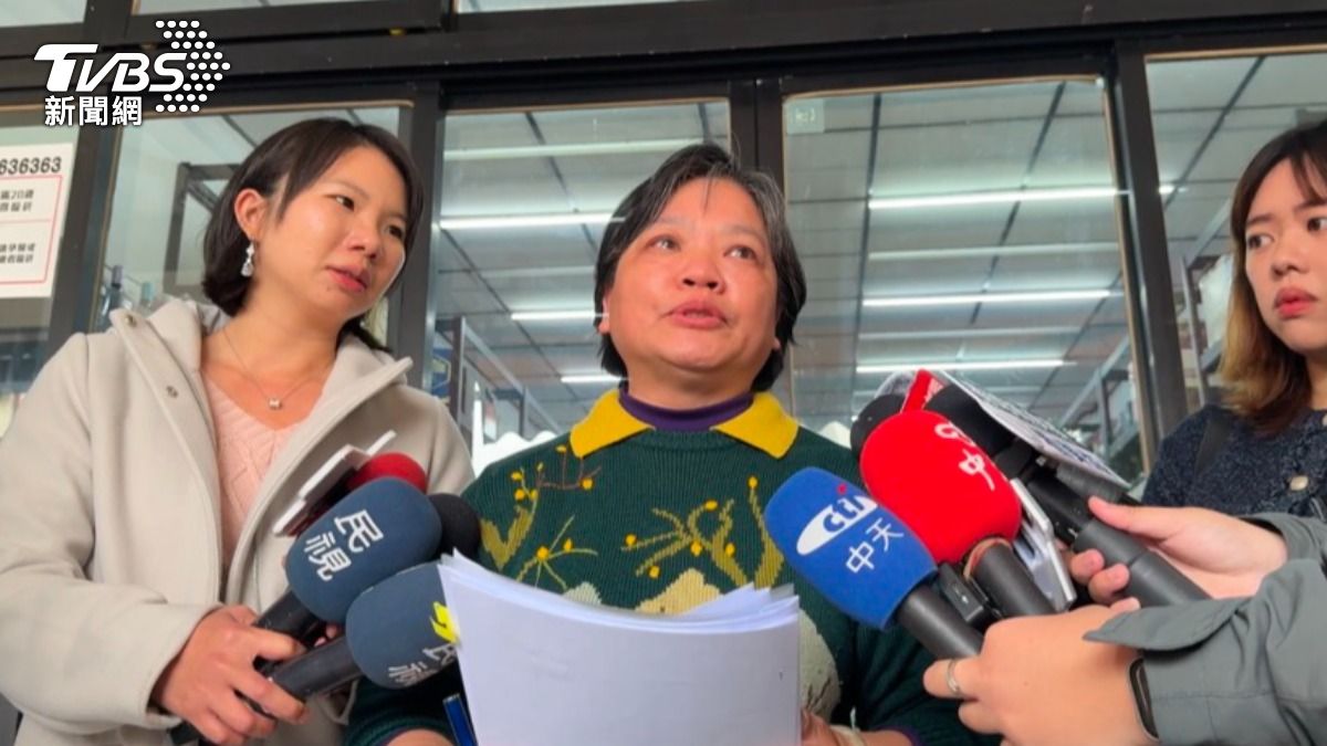 逢甲榕樹壓死23歲愛子!母過年收不起訴書淚批:二度傷害
